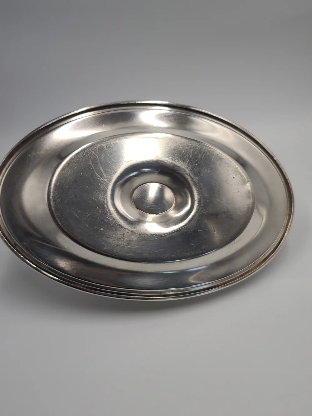 Classic Silver-Tone Gravy Boat with Underplate - Elegant Serving Sauce Server